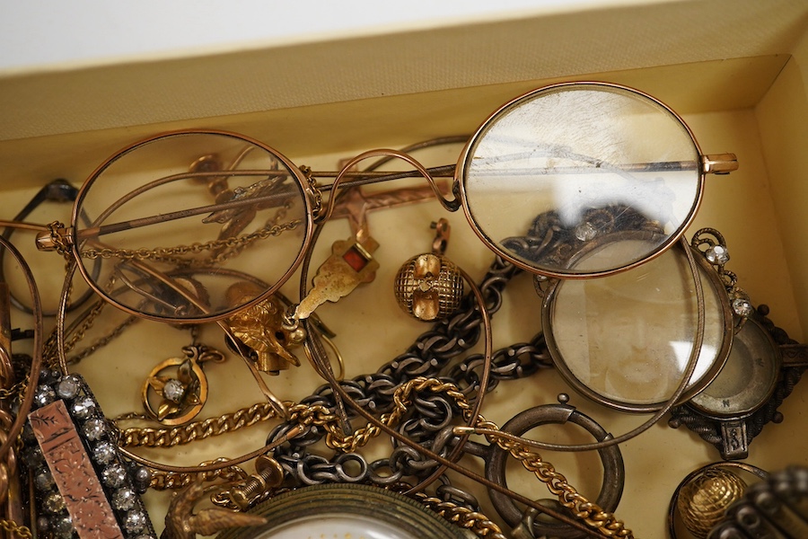 A collection of mixed costume and other jewellery, including a 9ct bar brooch, a 9ct cross pendant, a yellow metal oval locket, a Victorian white metal aesthetic locket, on a silver albert, a Swiss 935 fob watch, gentlem